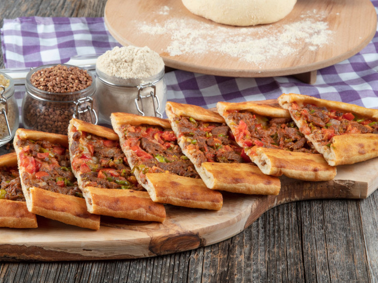 Dereköy Kavurmalı Açık Pide