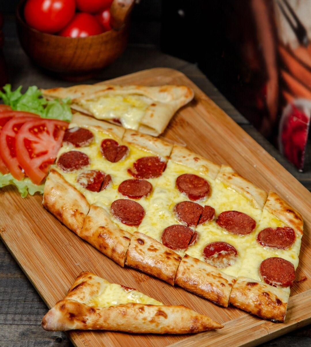 Açık Sucuklu Kaşarlı Pide