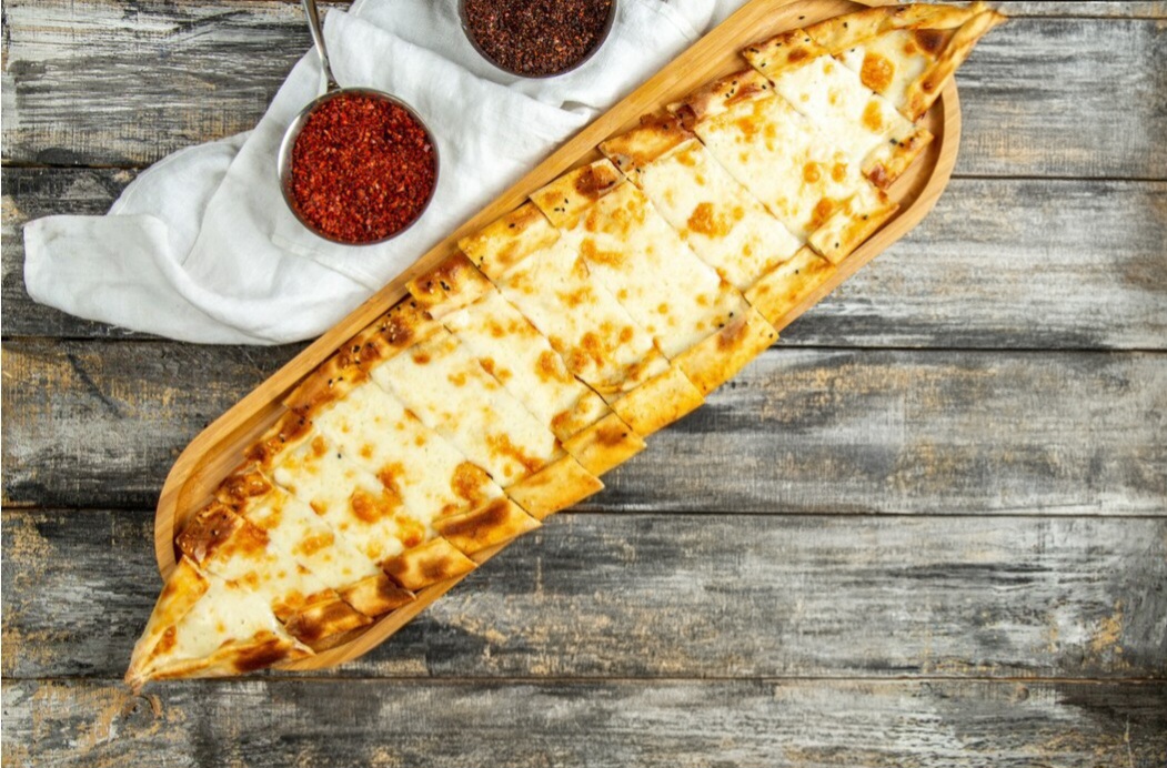 Açık Kaşarlı Pide